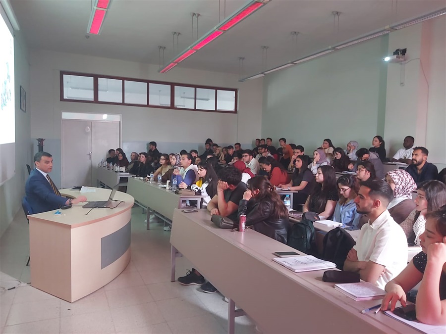 Ticaret İl Müdürlüğümüz ile Kütahya Dumlupınar Üniversitesi işbirliğinde “Kooperatifçilik ve Kütahya” konulu panel düzenlendi.